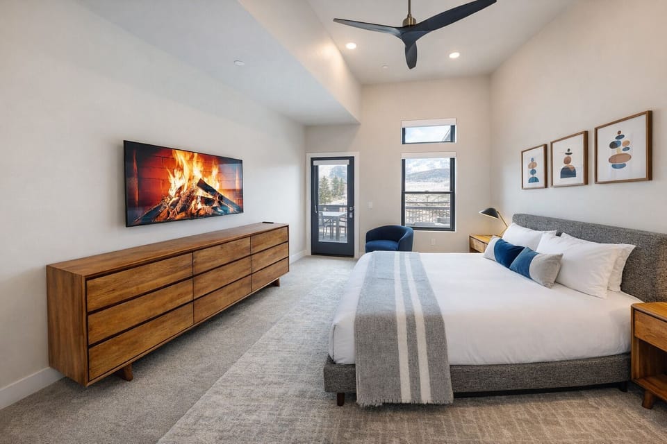 Helling Circle Hideaway 303 3 Bedroom Condo by RedAwning Apartment in Jordanelle Reservoir