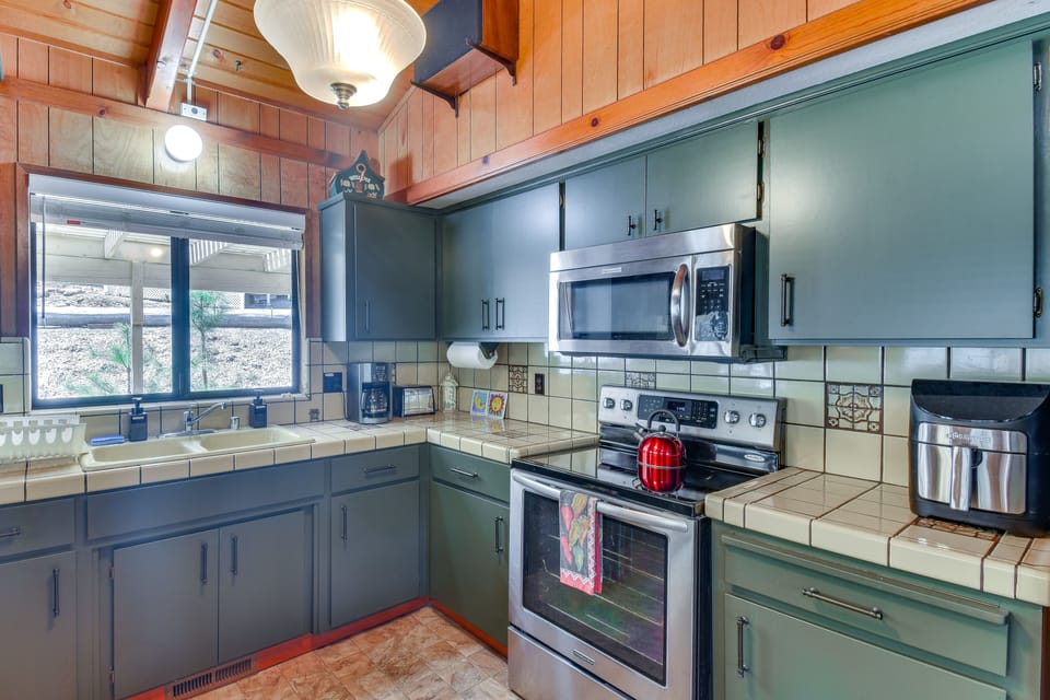 House (3 Bedrooms) | Interior
