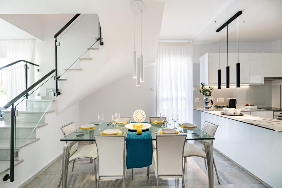 Luxurious ONE Maisonette by Ezoria Villas (13147)