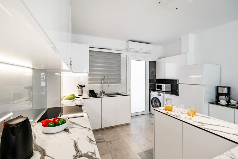 Luxurious ONE Maisonette by Ezoria Villas (13154)