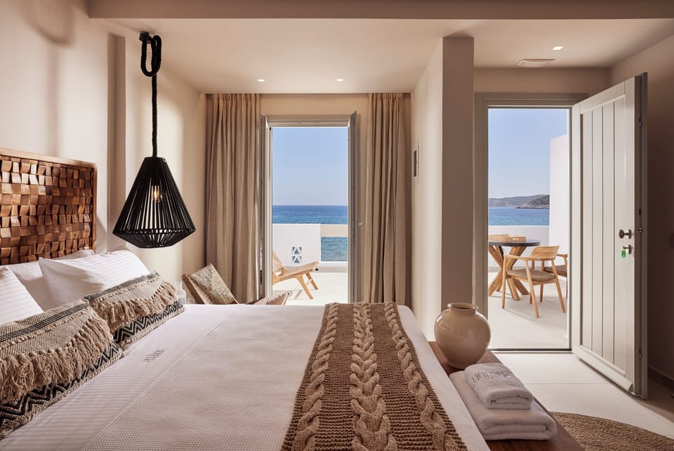 Double Room with Sea View | Minibar, in-room safe, soundproofing, free WiFi