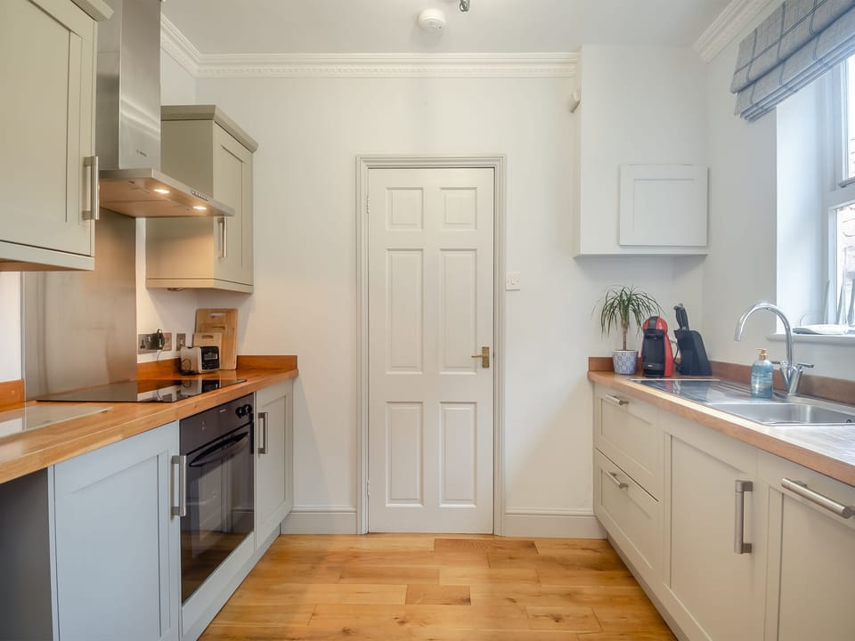 Kitchen | Hardy&rsquo;s Cottage - Low Key Luxury Properties, Overstrand, near Cromer