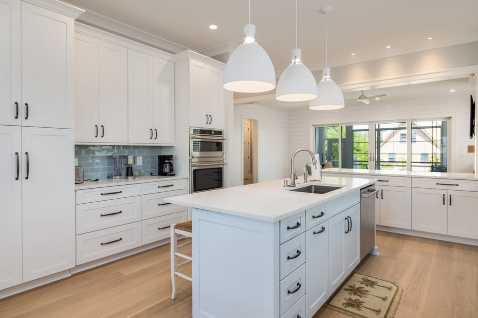 Bright Kitchen with ample counter space and fully equipped kitchen