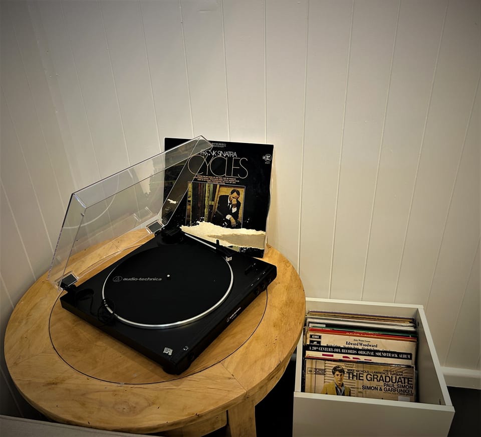 Play Paisanas Vinyls or bring our own.