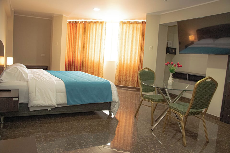 Presidential Room | Minibar, in-room safe, desk, free WiFi