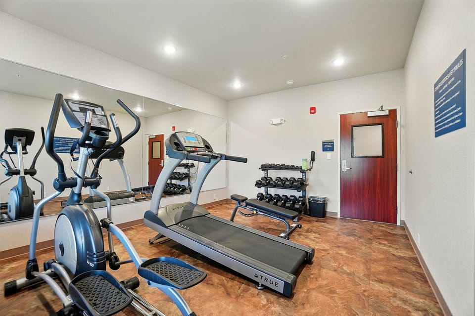 Cobblestone Hotel & Suites-RussellsPoint Hotel in Russells Point