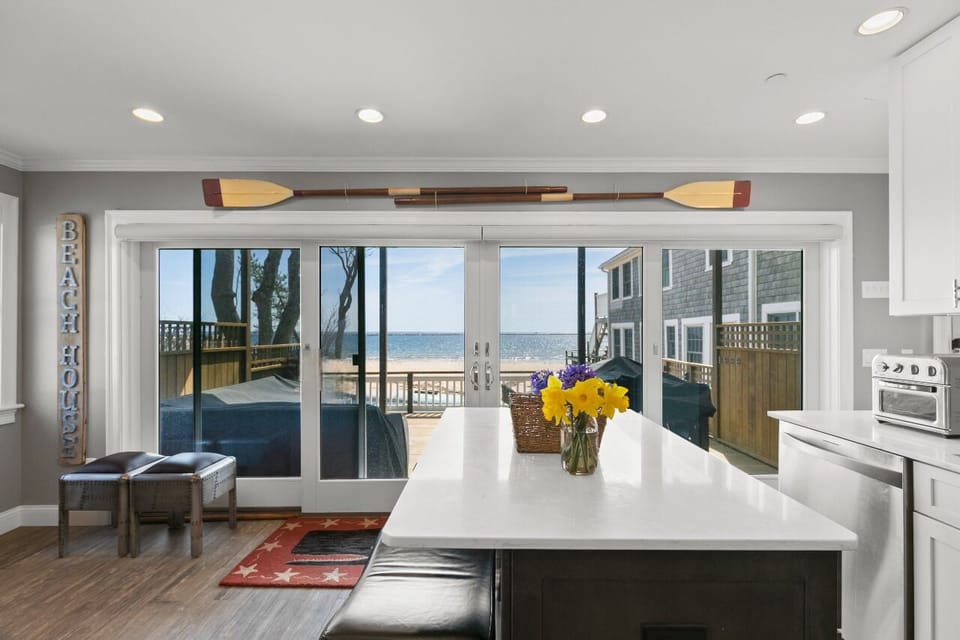Immerse yourself in the beauty of the surroundings while creating delicious meal