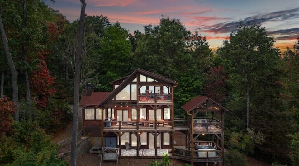 Hillside Hideaway Rear View 