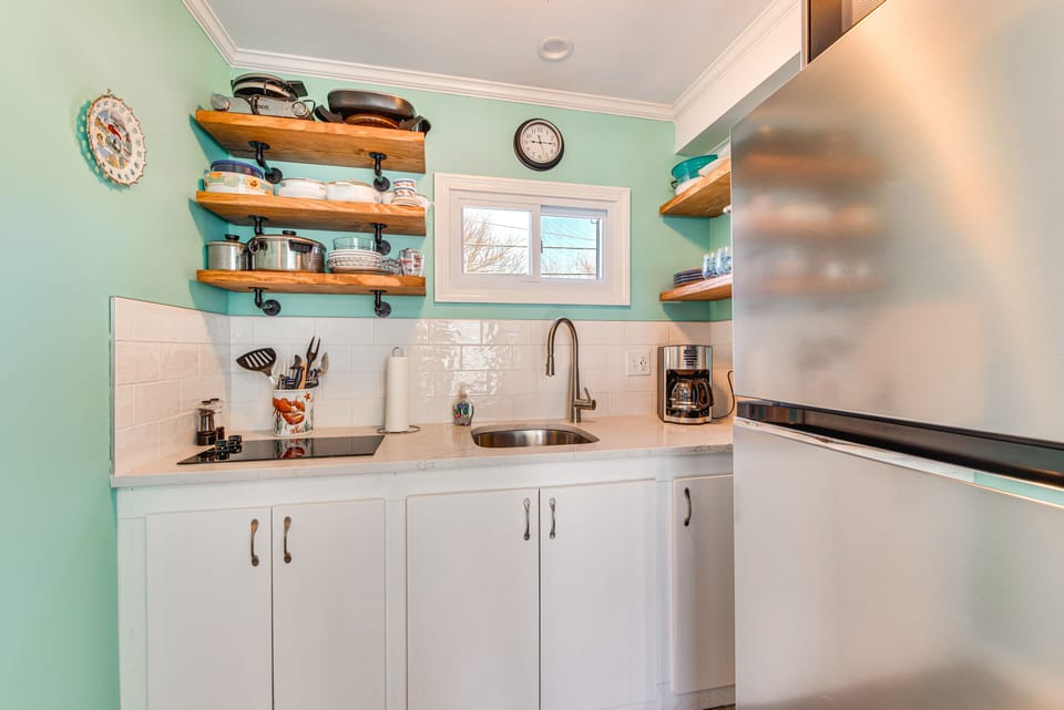 Kitchenette | Cooking Basics Supplied