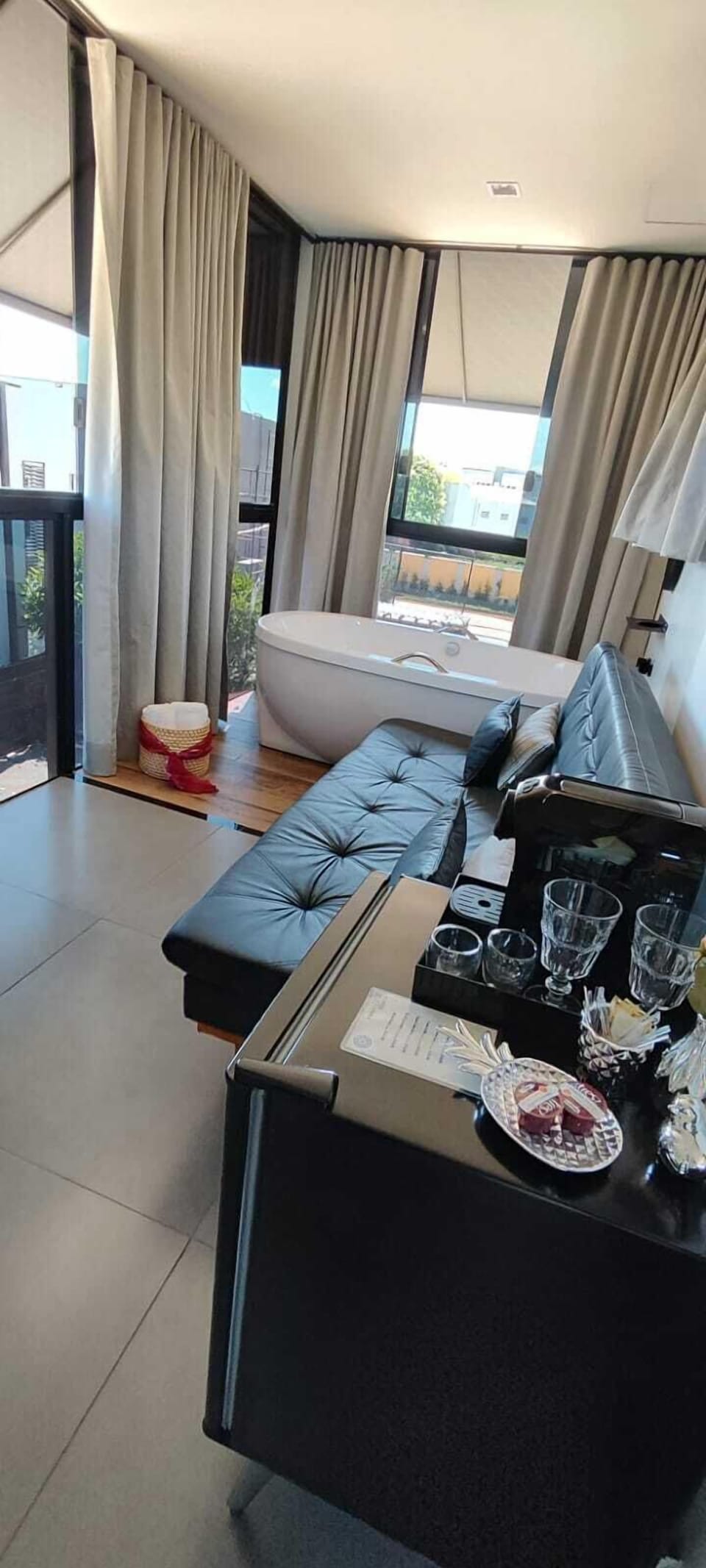Romantic Room | Premium bedding, pillowtop beds, in-room safe, free WiFi