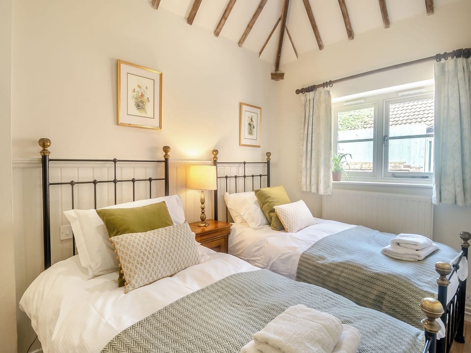 Twin bedroom | Low Key Luxury - The Old Bakehouse - Low Key Luxury Properties, Overstrand, near Cromer