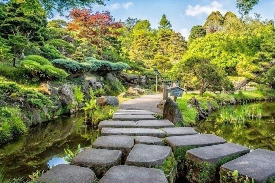 Explore Golden Gate Park, the largest urban park in the city-10min away
