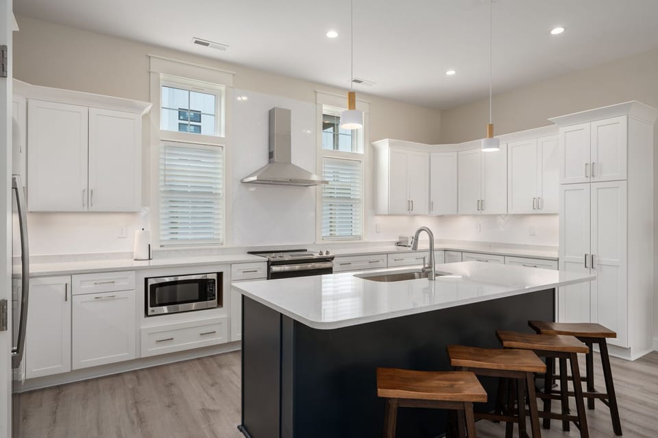 OB304: Shorely Happy | TL Kitchen Area - Island Seating for 4