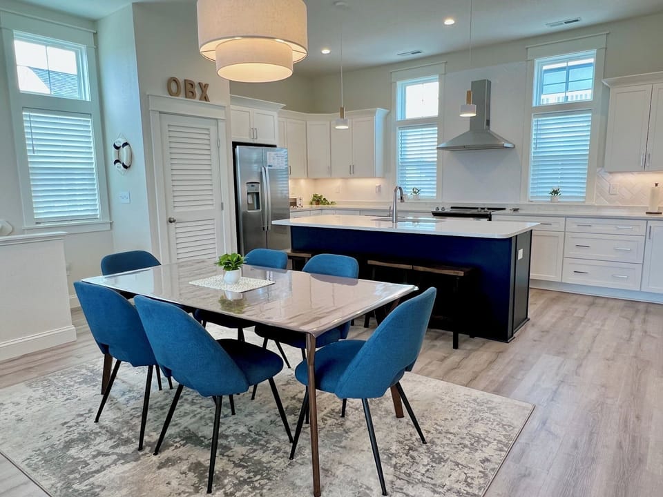 OB304: Ocean Breeze 304 | TL Dining Area - Seating for 6