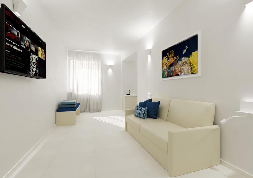 Family Room Superior | In-room safe, desk, free WiFi, bed sheets
