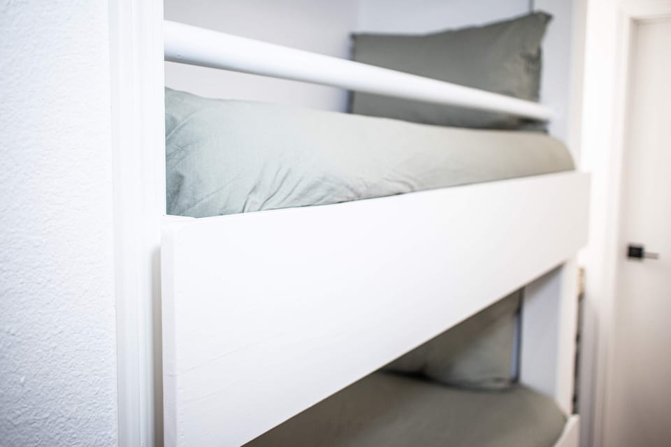 Twin Bunkbeds