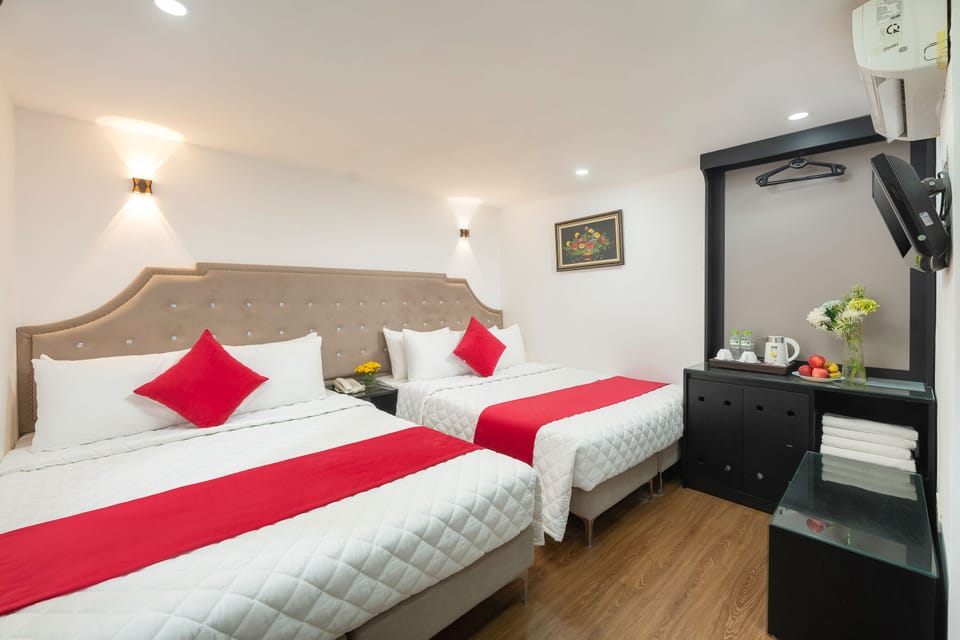 Family Room | Minibar, in-room safe, desk, soundproofing