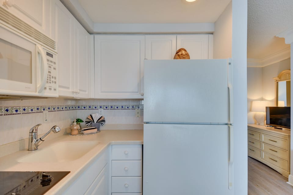 Kitchenette | 2-Burner Stove | Drip Coffee Maker