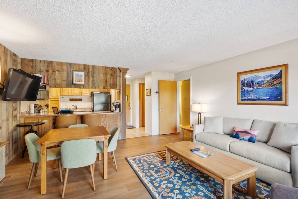 Warm and inviting, you will enjoy a relaxing getaway in this cozy Lichenhearth one bedroom next to Snowmass Base Village.