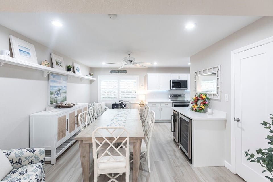 05 Dining Area