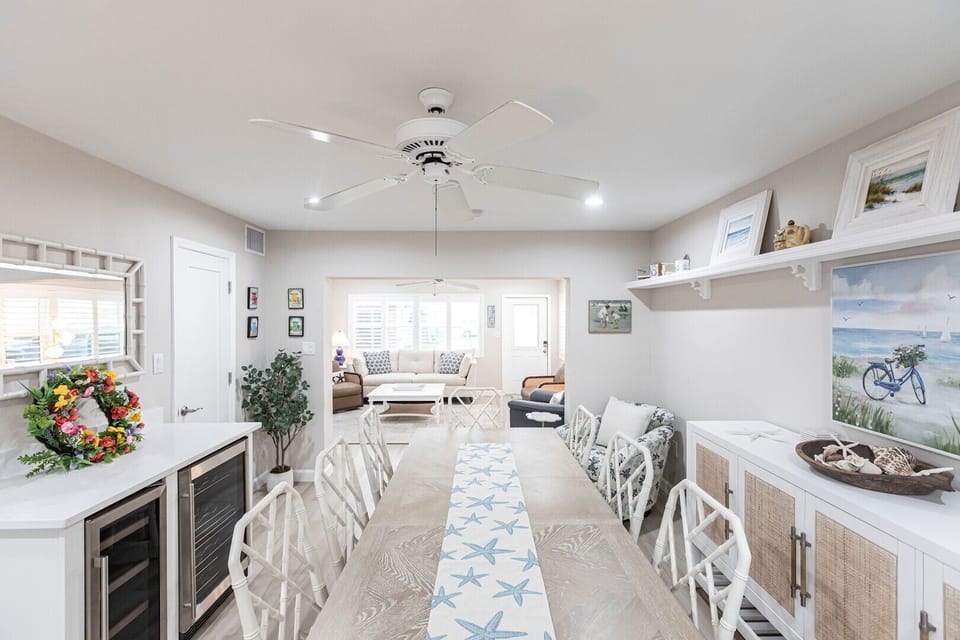 04 Dining Area