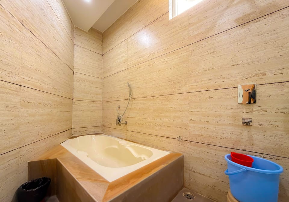 Superior Room | Bathroom | Towels, soap, shampoo