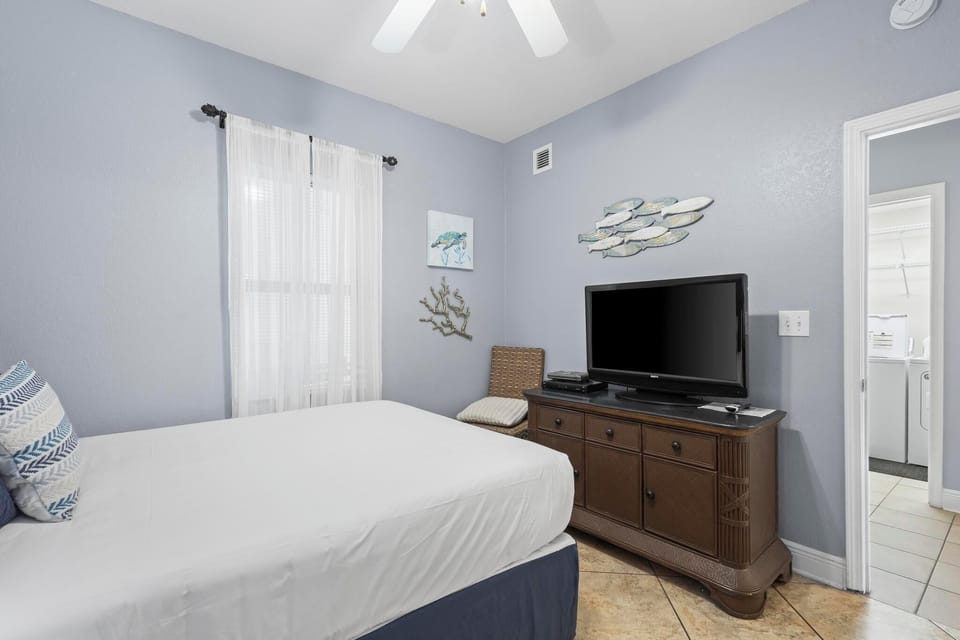 CT1804 Bedroom