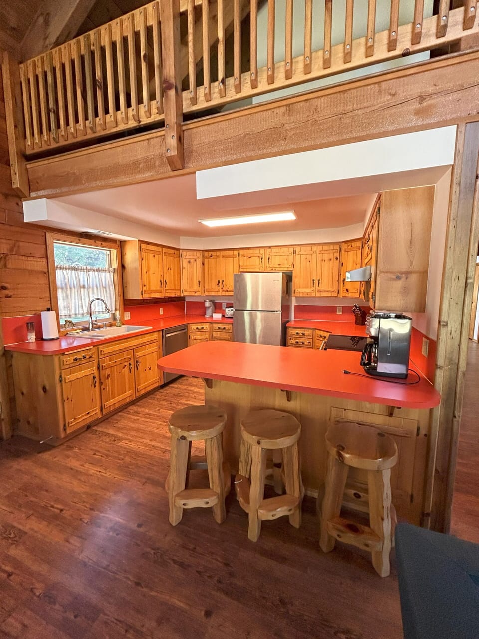 Kitchen with breakfast bar