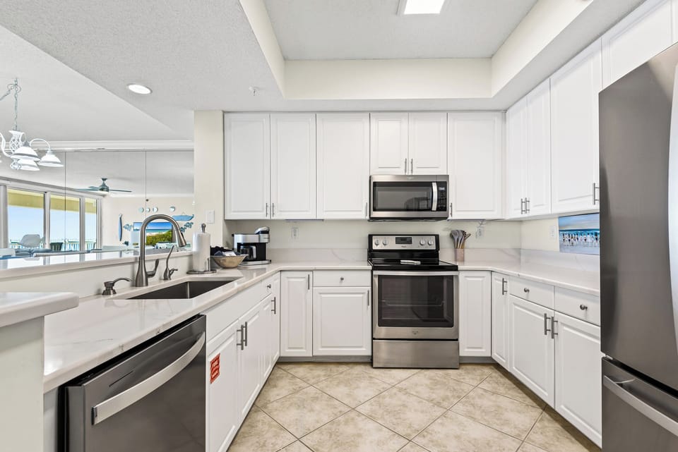 Full kitchen