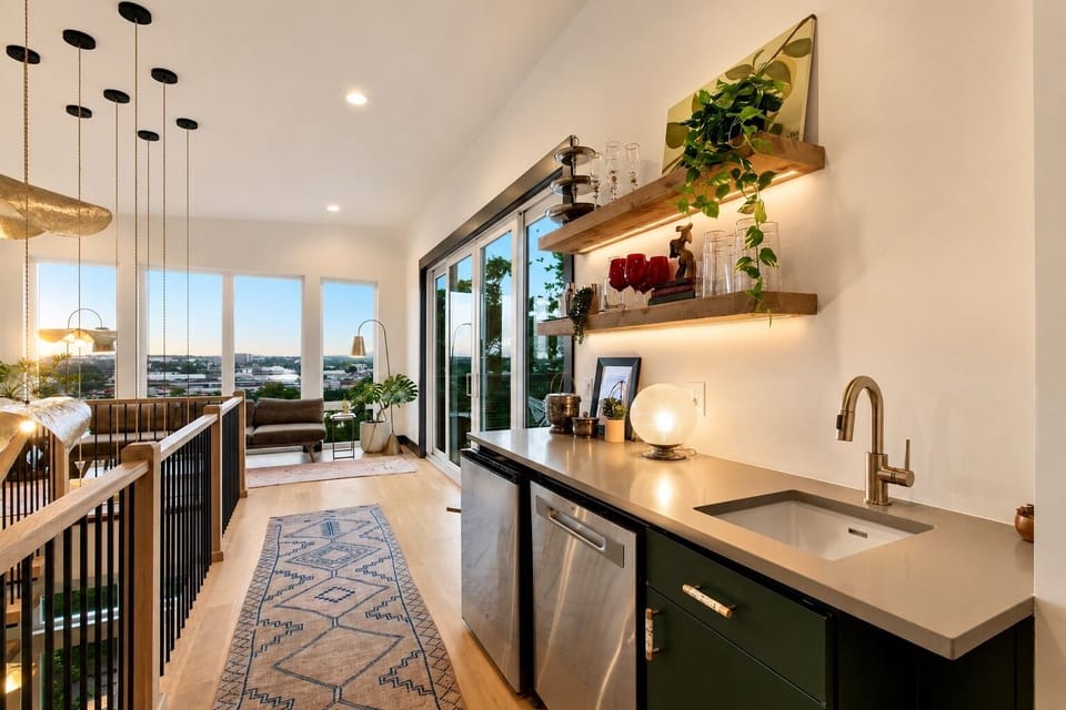 3rd floor mini bar with fridge, sink and dishwasher!