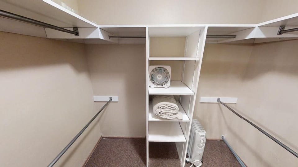 River-Ritz-copy-Master Closet