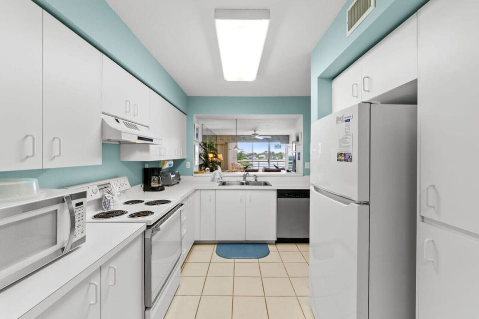 Kitchen with Dishwasher