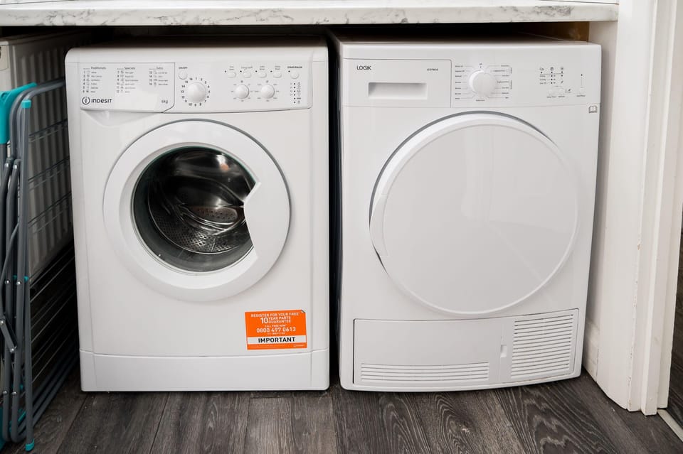 Washing machine & tumble dryer