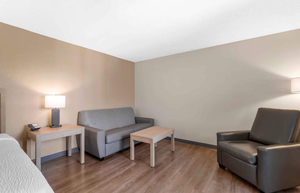 Desk, blackout drapes, iron/ironing board, free WiFi