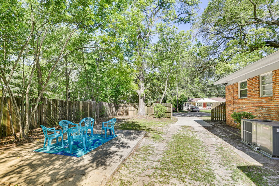 Backyard | Outdoor Seating Area