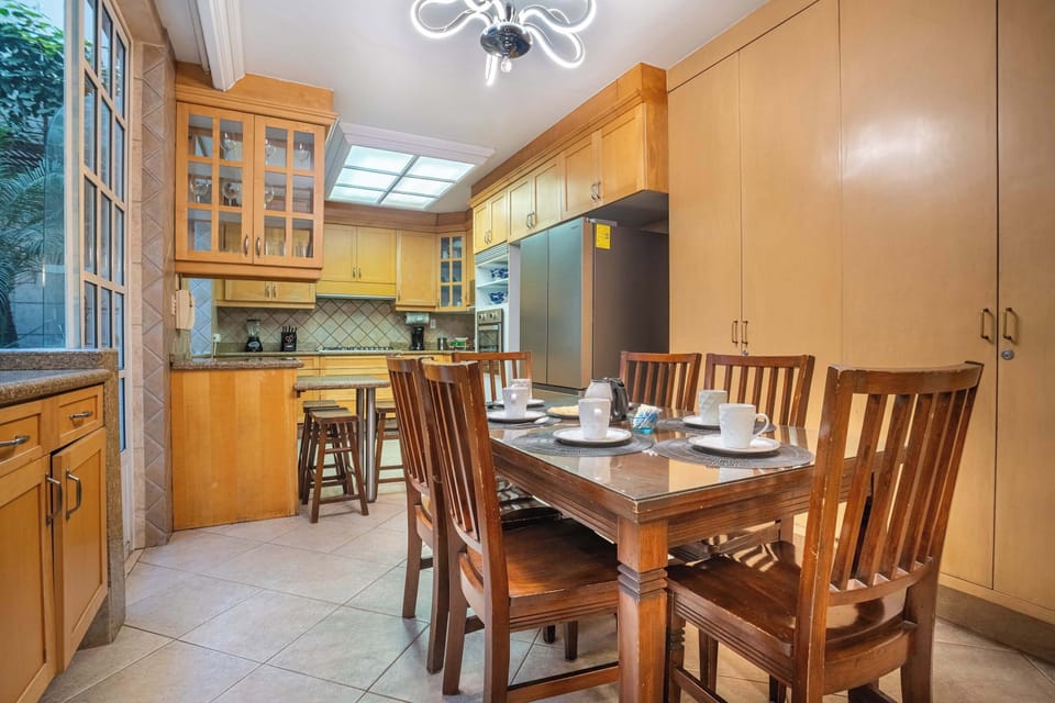 An open kitchen and dining space that brings everyone together.