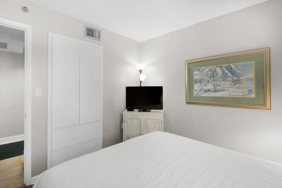 Condo, 1 Double Bed with Sofa bed (Sunbird 601W) | 1 bedroom, WiFi