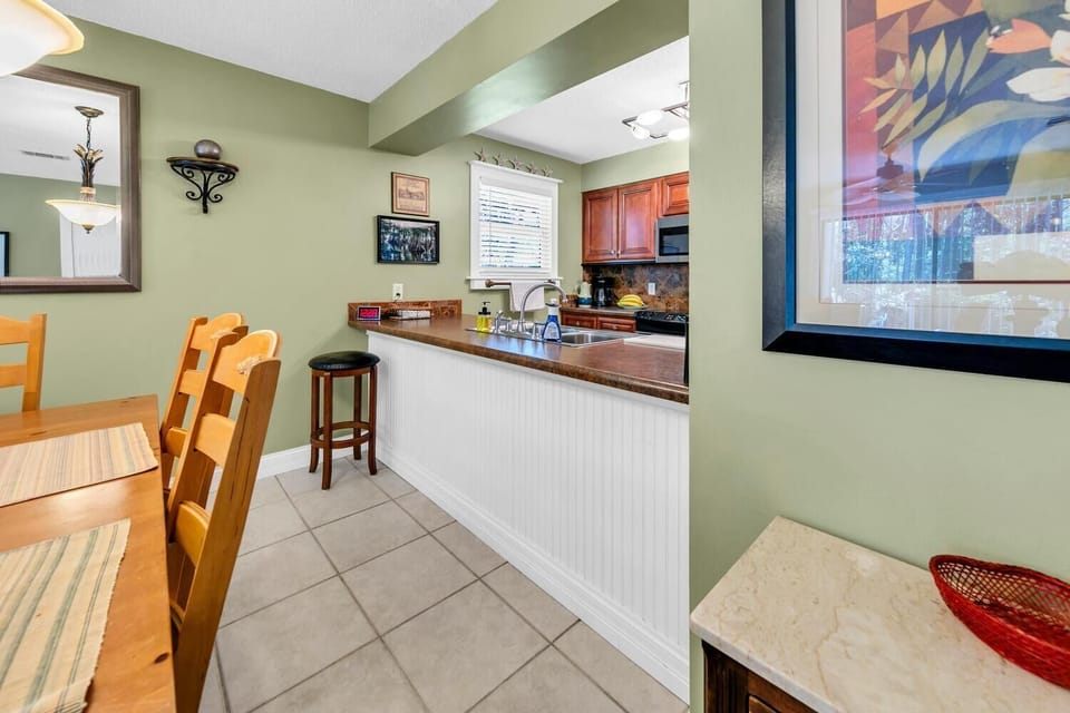House, 1 Queen Bed with Sofa bed (Cassine Gardens 189) | Private kitchen | Oven, toaster