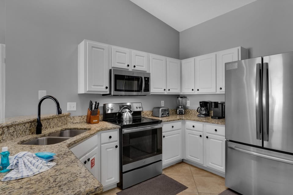 House, Multiple Beds (A Coastal Cottage) | Private kitchen | Oven, toaster