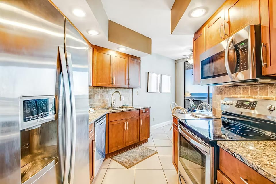 Condo, Multiple Beds (Surfside Resort #505) | Private kitchen | Oven, toaster