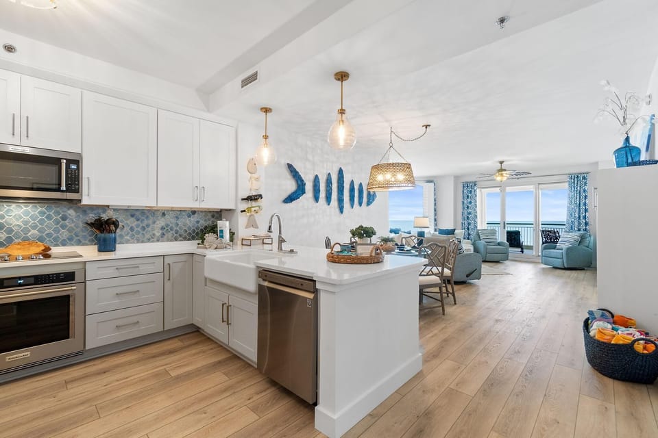 Condo, Multiple Beds (Beach Colony West 4B) | Private kitchen | Oven, toaster, paper towels