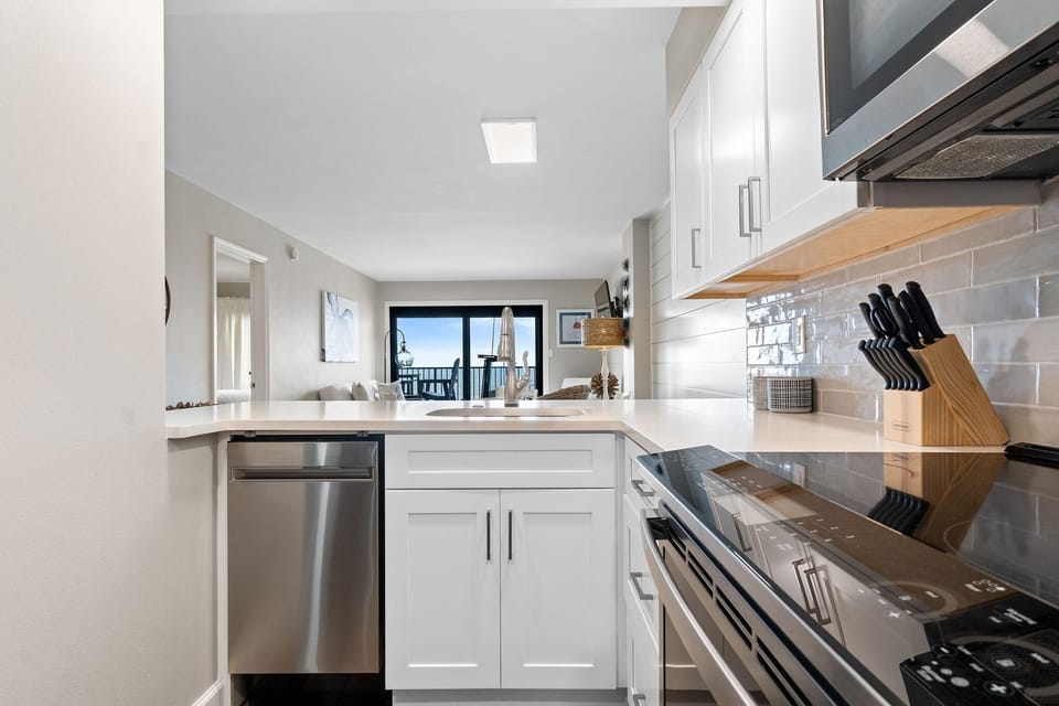 Condo, Multiple Beds (Ocean Breeze East 803) | Private kitchen | Oven, toaster, paper towels