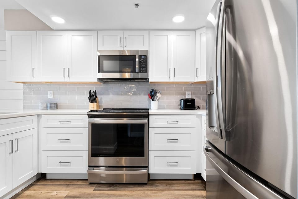 Condo, Multiple Beds (Ocean Breeze East 803) | Private kitchen | Oven, toaster, paper towels