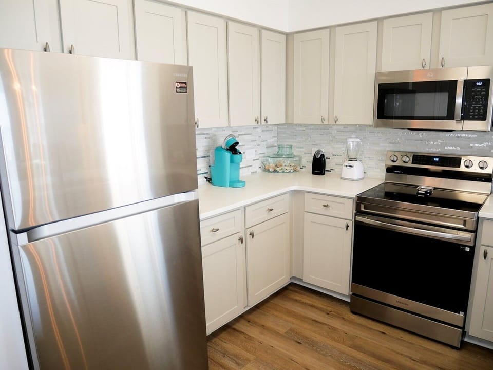 Indoors, Appliance, Refrigerator, Kitchen, Microwave