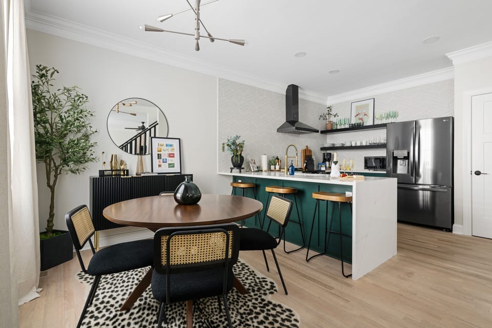Fully Stocked Kitchen with Dining Table for 4