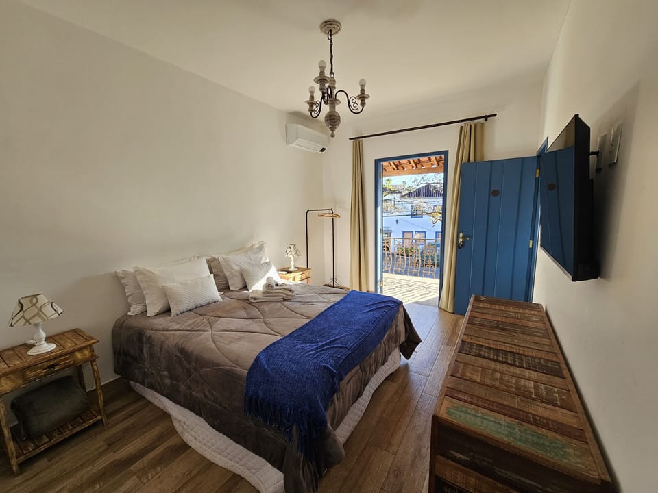 Standard Room, City View | Minibar, free WiFi