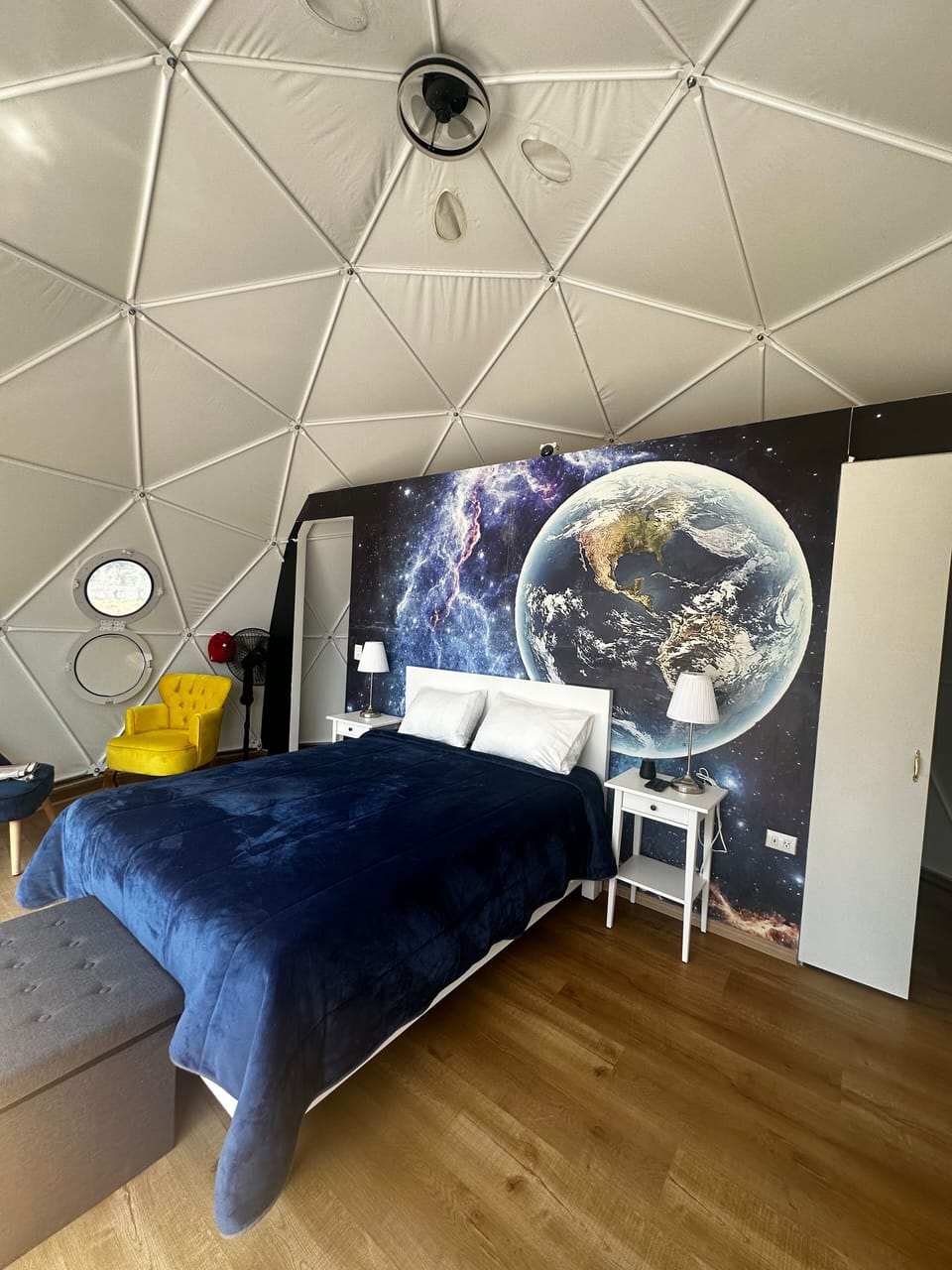 Deluxe Room | Premium bedding, down comforters, memory foam beds, minibar