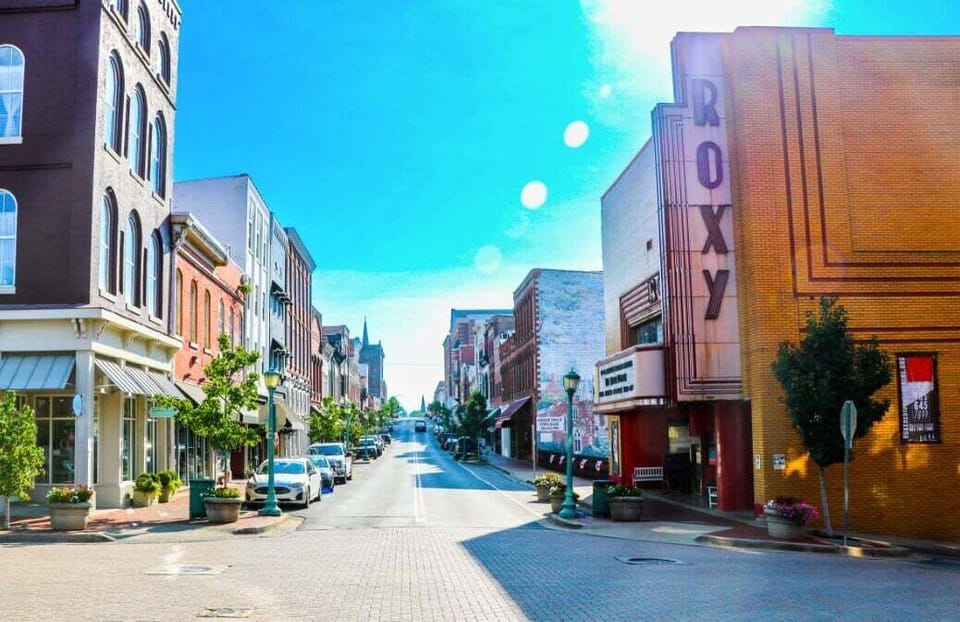 Downtown, on Franklin St. is the place to be for specialty dining, boutique shopping, or catching a show at the famous Roxy theatre. Stop in Fanelli's for an amazing deli sandwich or into Clarksville Collection for a souvenir.