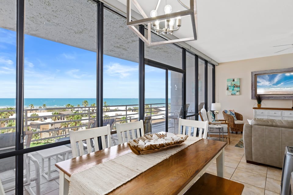 Enjoy meals together while overlooking the beautiful Gulf and island coastline.