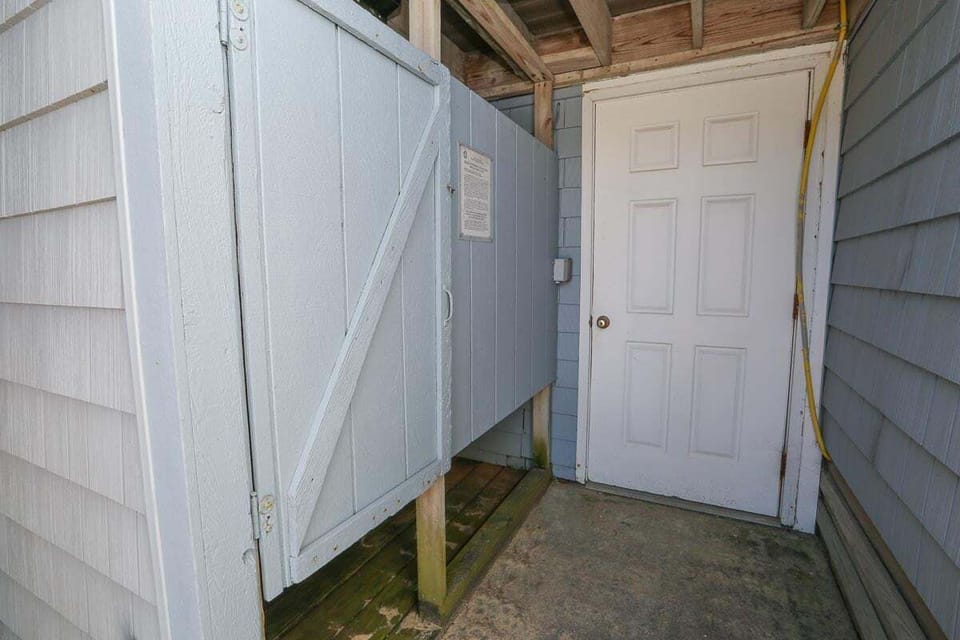 Outdoor Shower 2021